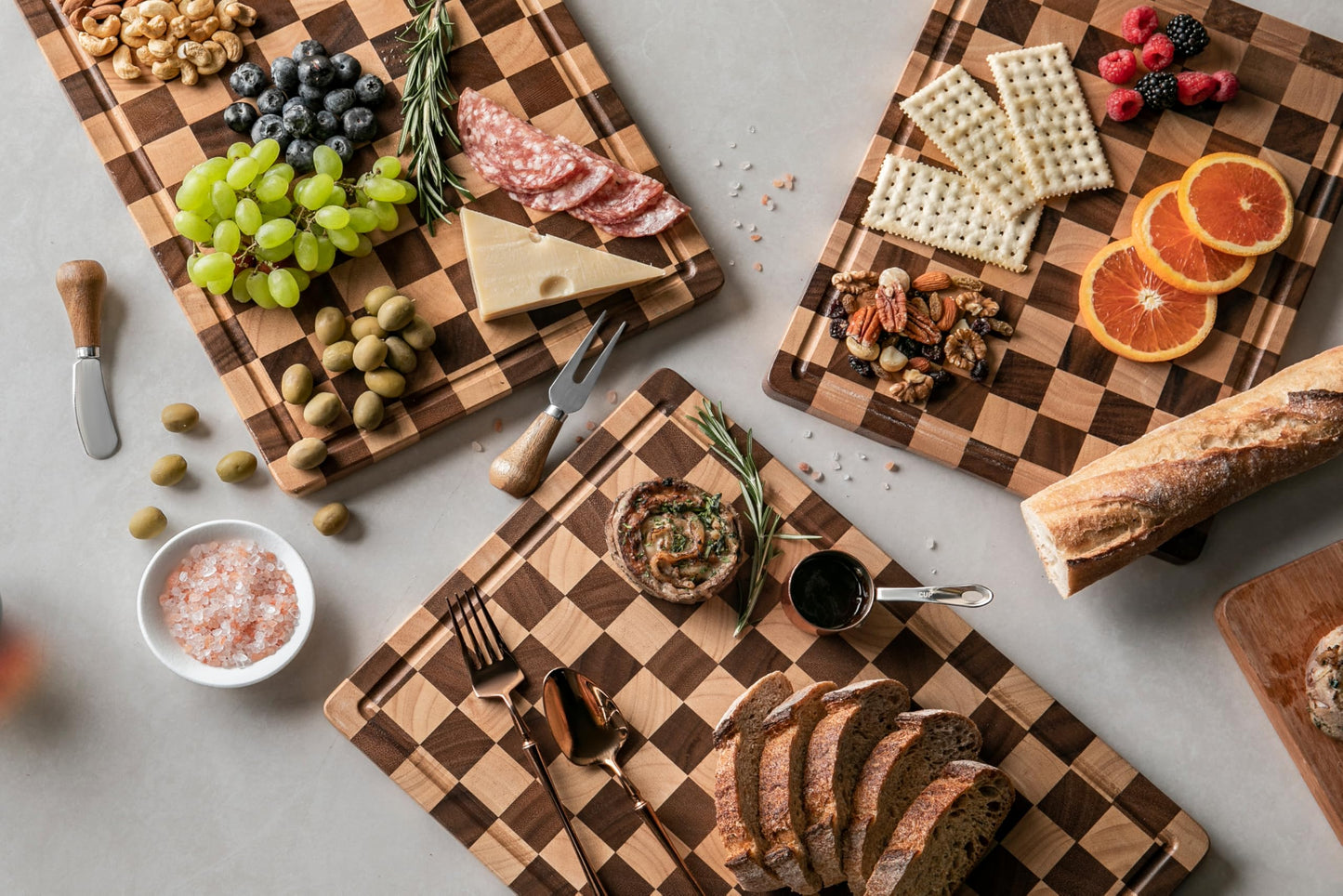 Cutting Boards for Kitchen, Extra Large Chopping Board for Stovetop, Checkered Acacia Wood Cutting Board with Juice Grooves, Butcher Block with Gift Box, 20" x 15" x 1"